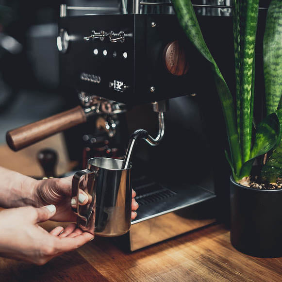 ascaso steel uno espresso machine froth pitcher